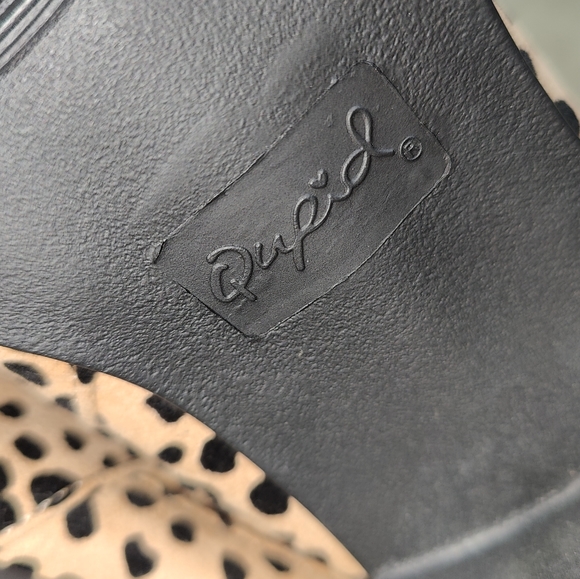 QUPID Diva Leopard Print Ankle Booties - Picture 7 of 11